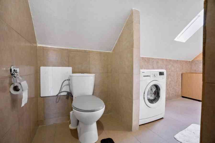 Dům se 3 byty po rekonstrukci ve městě Nejdek - foto 6