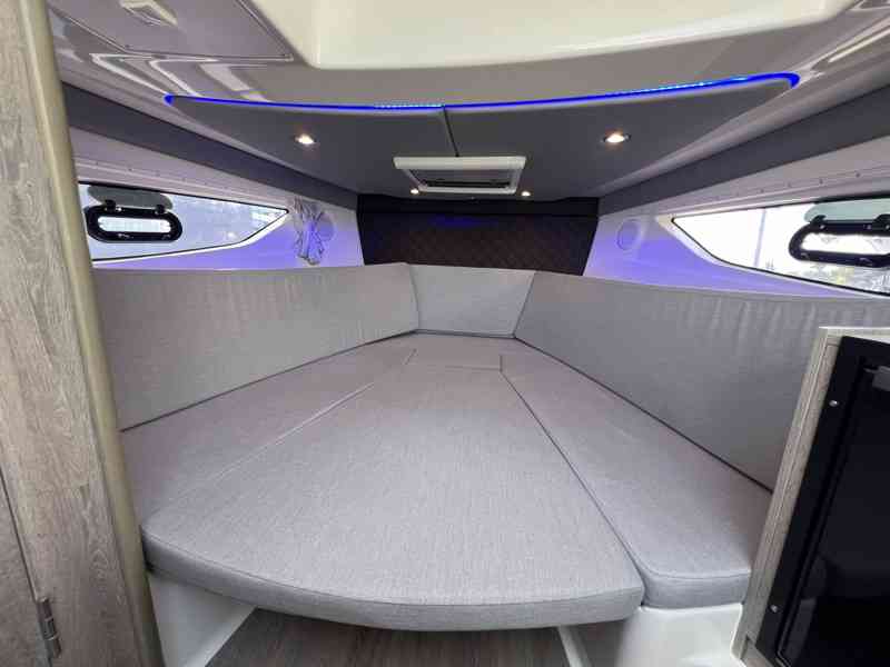 QUICKSILVER Activ 875 SUNDECK + MERCURY F 400 V10 EFI EXXLPT - foto 12