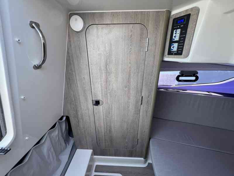QUICKSILVER Activ 875 SUNDECK + MERCURY F 400 V10 EFI EXXLPT - foto 16