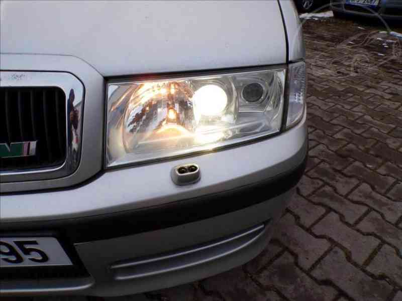 Škoda Octavia 1,8 20V-TURBO 132KW RS,XENONY - foto 14