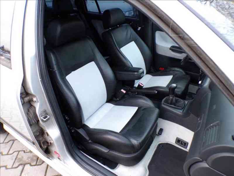 Škoda Octavia 1,8 20V-TURBO 132KW RS,XENONY - foto 13