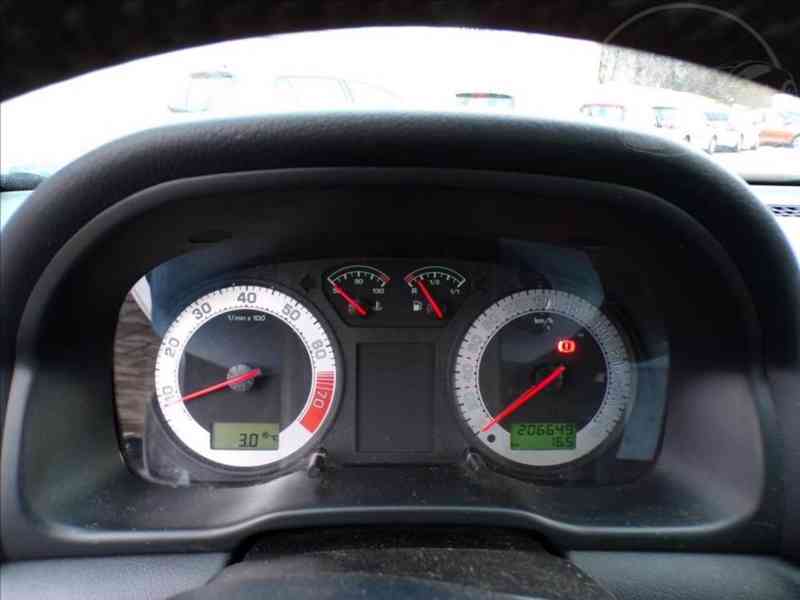 Škoda Octavia 1,8 20V-TURBO 132KW RS,XENONY - foto 6