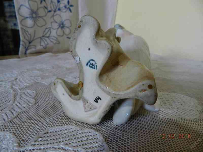 Hezká stará porcelánová soška Papoušek Dux - foto 8
