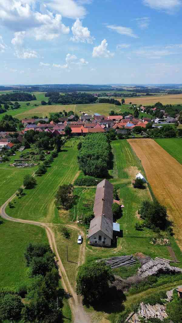 RD s pozemku 6.800m2 Vysočina u Želetavy, 5+kk, 2+1,dílna,st - foto 2