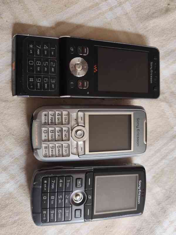 Mobilní tlačítkové telefony Sony Ericsson č.2 - foto 5