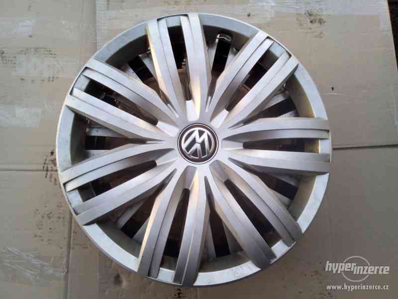 Poklice kryty kol VW 16 originály top stav - foto 1