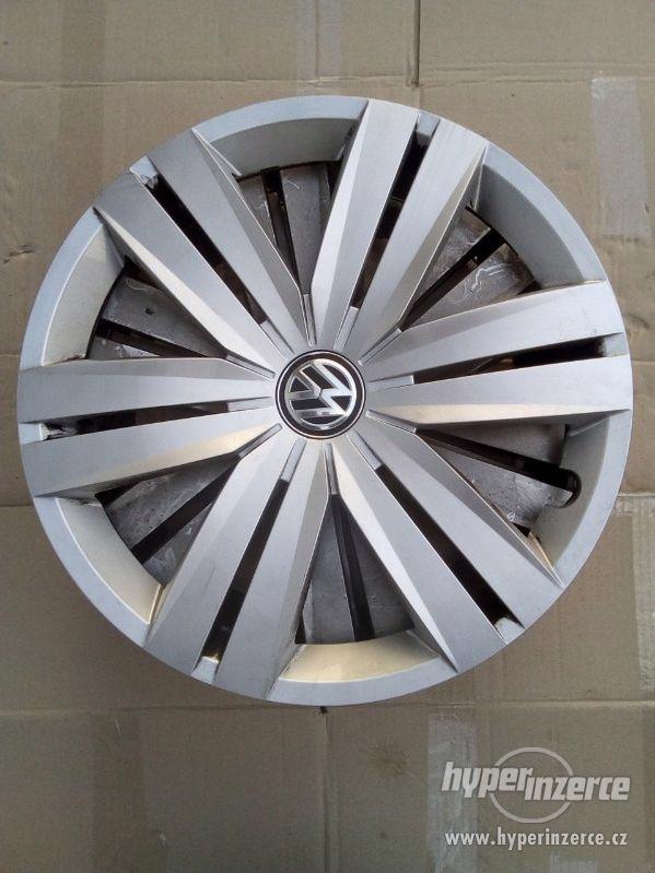 Poklice kryty kol VW 16 originály top stav - foto 3
