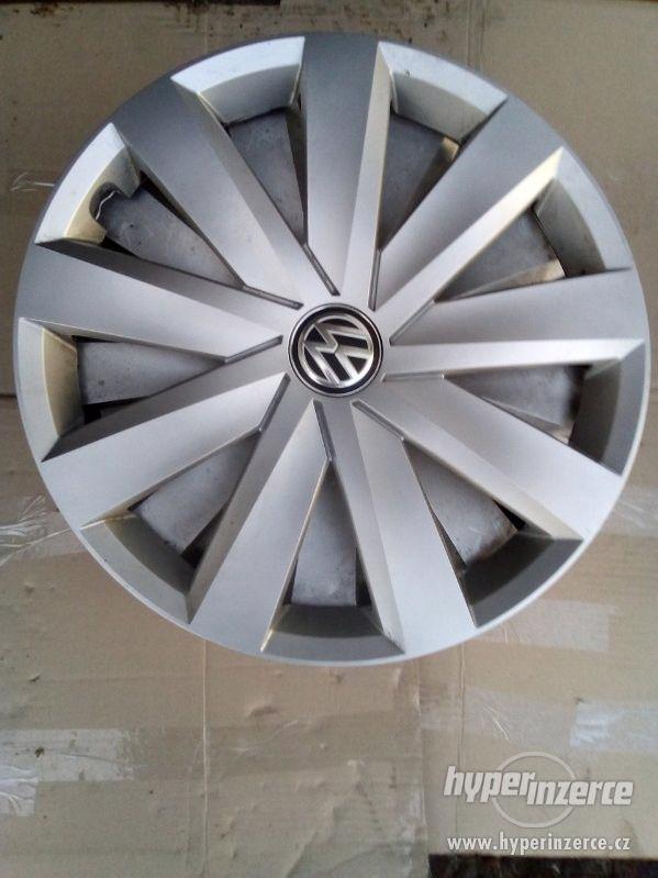 Poklice kryty kol VW 16 originály top stav - foto 4