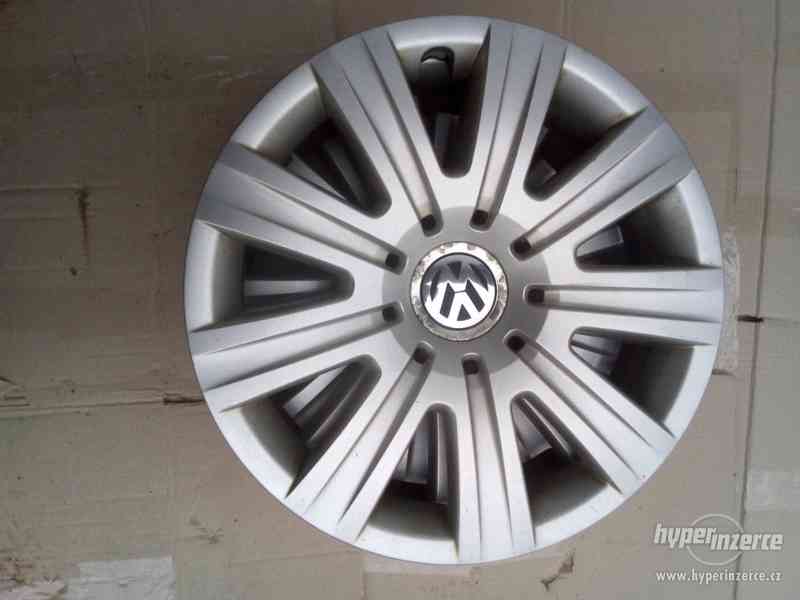Poklice kryty kol VW 16 originály top stav - foto 6