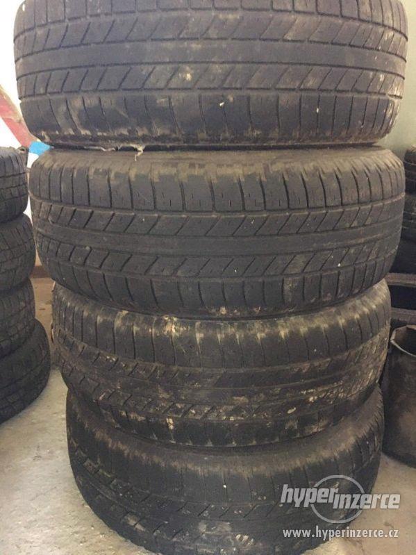 4xceloroční pneu Goodyear m+s 245/60r18 - foto 1