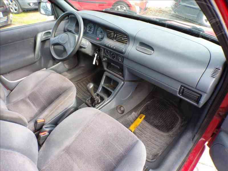 Škoda Felicia 1,3 TAŽNÉ ZAŘÍZENÍ - foto 12
