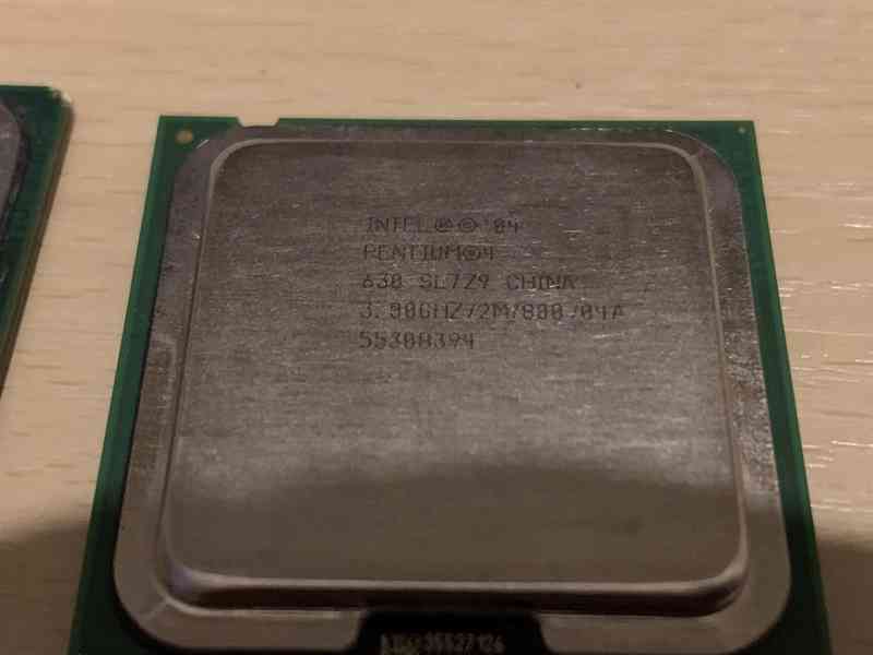 Staré CPU socket 775. Všechny - 200kč. - foto 1