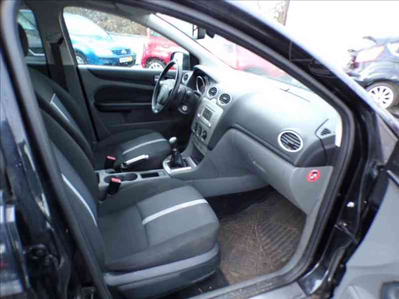 Ford Focus 1,6 16V NAVIGACE - foto 12