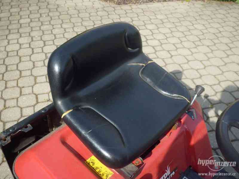 Zahradní traktor MTD 11,5 HP - foto 3