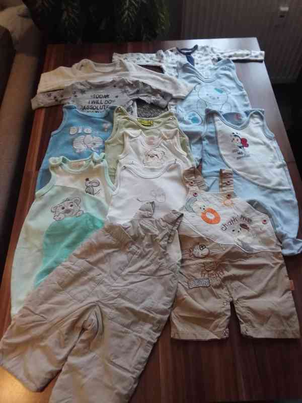Větší balík chlapeckého oblečení 0-1 rok - foto 6