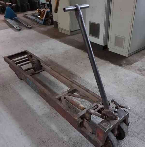 Paletový zdvižný vozík 1600 kg (13719.)