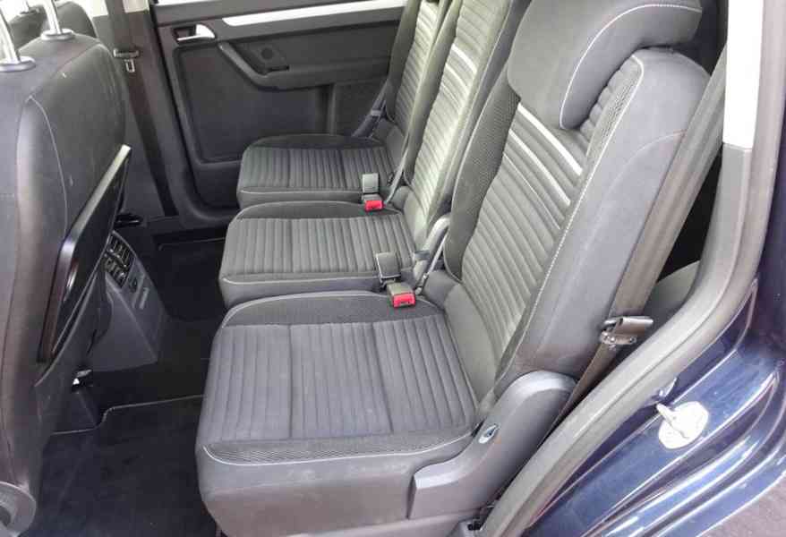 VW TOURAN 2.0 TDI r.v.2014 (103 kw) AUTOMAT - foto 16