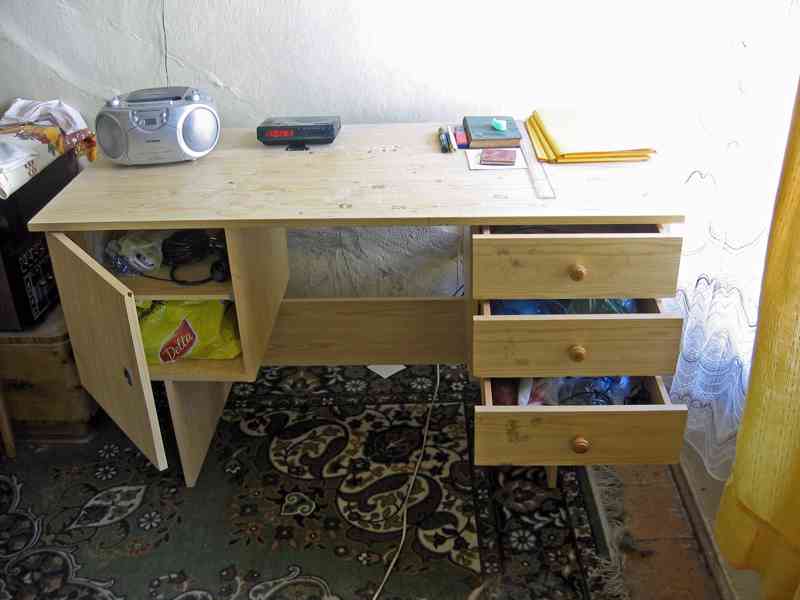 Kancelářský psací stůl - foto 2