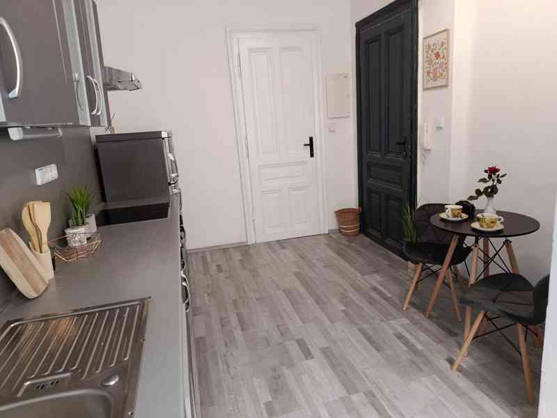 Prodej 1+1, Karlovy Vary, blízko centra - INVESTICE - foto 6