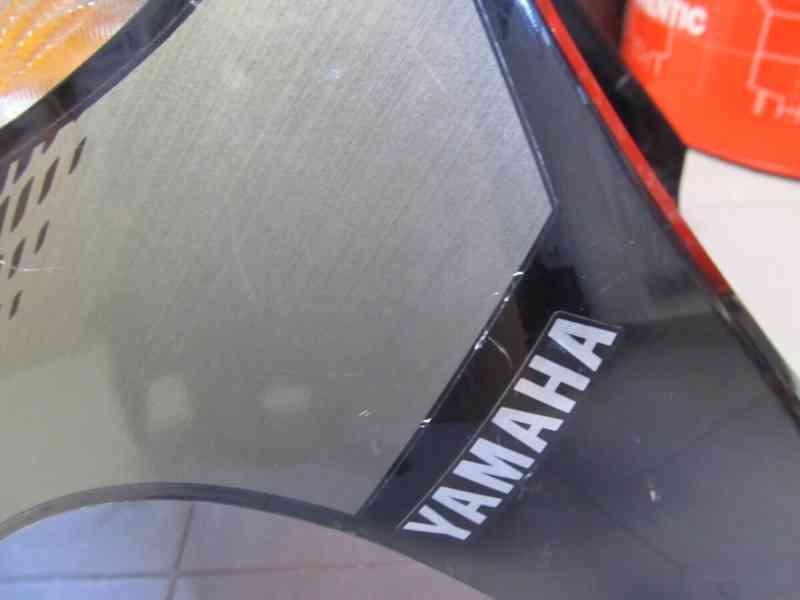 Přední kapota Yamaha T-MAX (2004) - foto 8