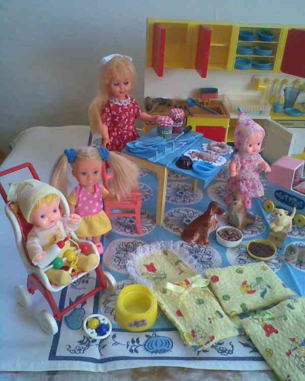 Retro kuchynka, pokojík, panenky - foto 3