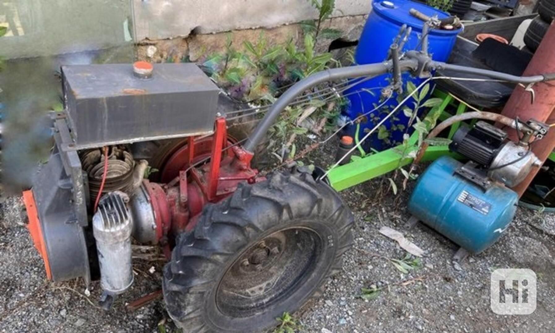 Jednoosý malotraktor s valníkem MF (15800.) - foto 1