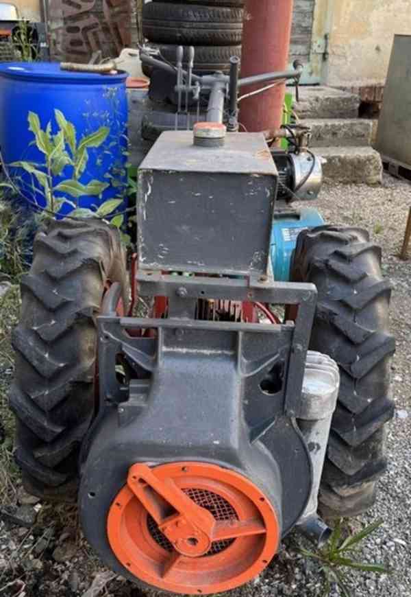 Jednoosý malotraktor s valníkem MF (15800.) - foto 2