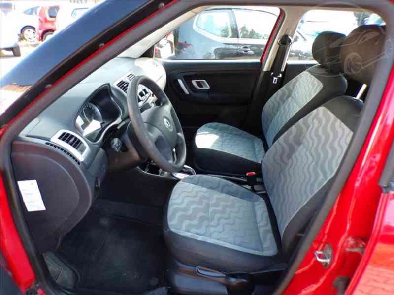 Škoda Fabia 1,6 16V AUTOMAT - foto 8