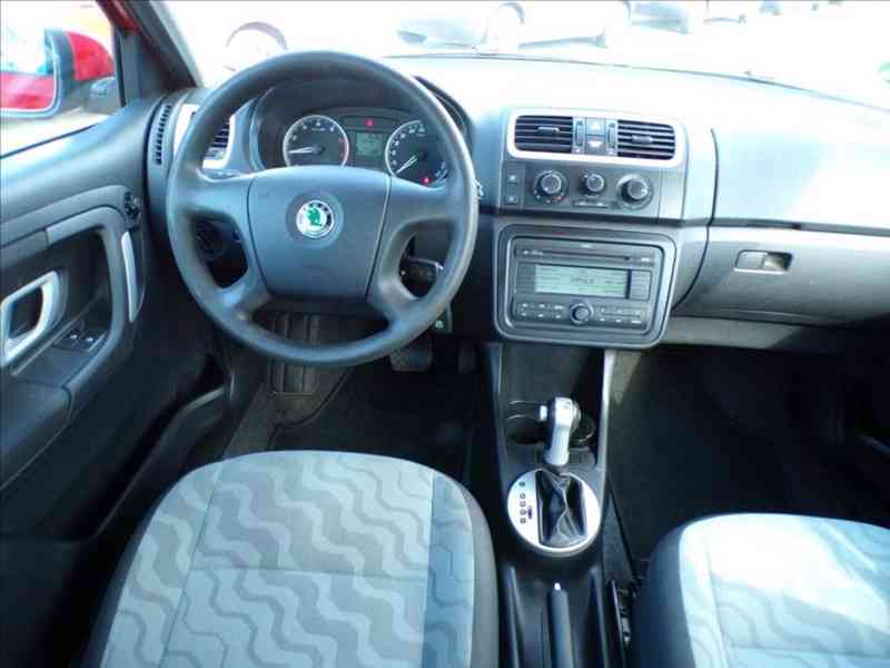 Škoda Fabia 1,6 16V AUTOMAT - foto 5