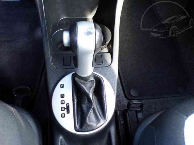 Škoda Fabia 1,6 16V AUTOMAT - foto 7