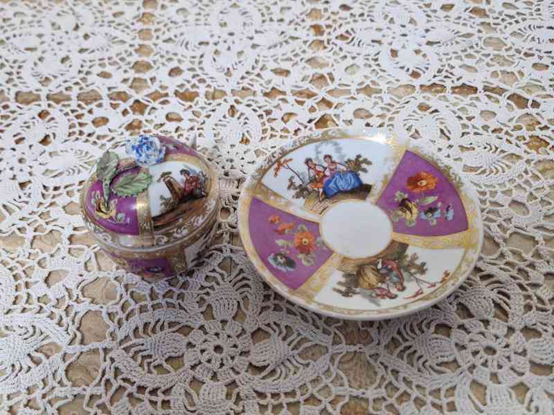 Malovaný porcelánový Hrnek s poklopem Šapo Značeno Míšeň - foto 6