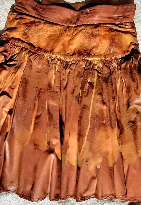 Kožená sukně, řasená - foto 2