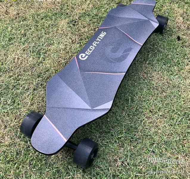 Nový elektrický longboard E-PRO. Rychlost 40km/h,dojezd 25km - foto 4