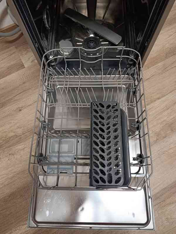 Myčka ELECTROLUX EnergySaver - nefůnkční na díly nebo opravu - foto 3