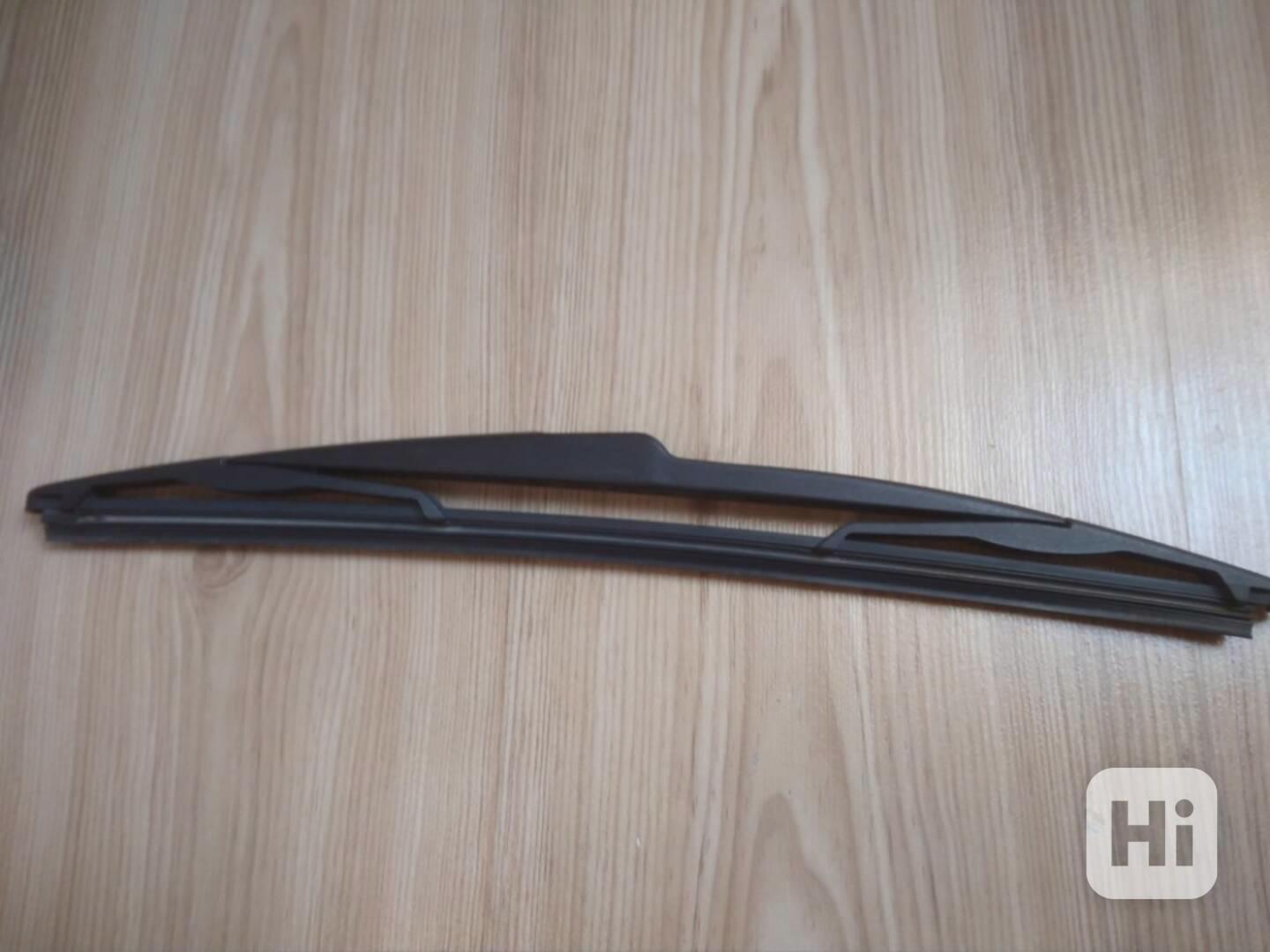 Stěrač zadní na Peugeot 307 - foto 1