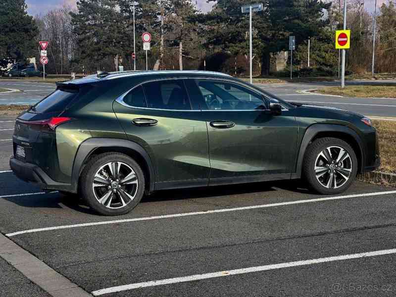 Lexus UX 250h 5/2023 /4x4/ možný odpočet DPH - foto 2