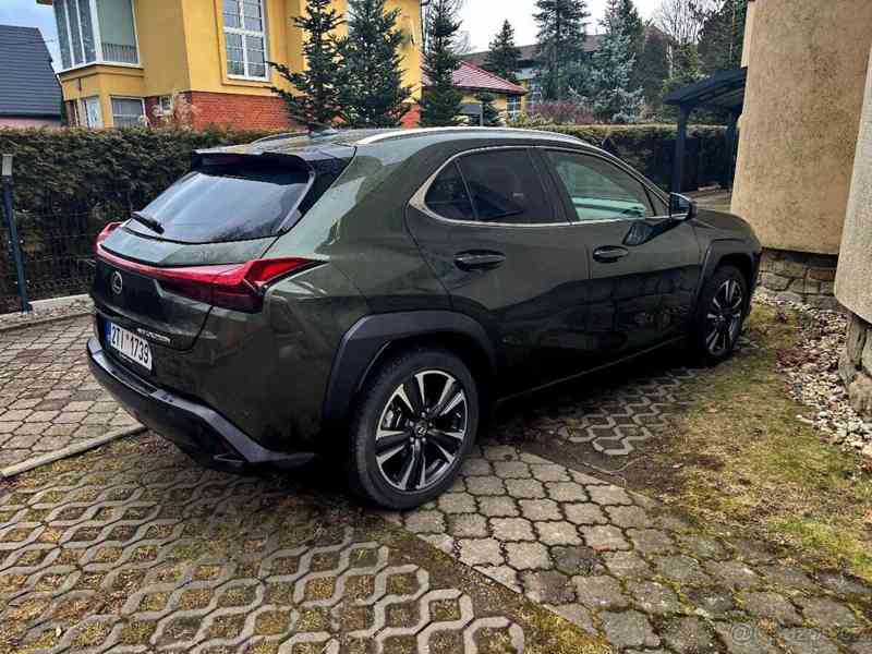 Lexus UX 250h 5/2023 /4x4/ možný odpočet DPH - foto 3