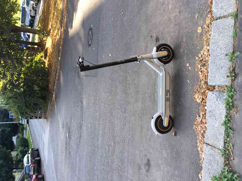 Elektrokoloběžka Ninebot by Segway Max G30LE - foto 5