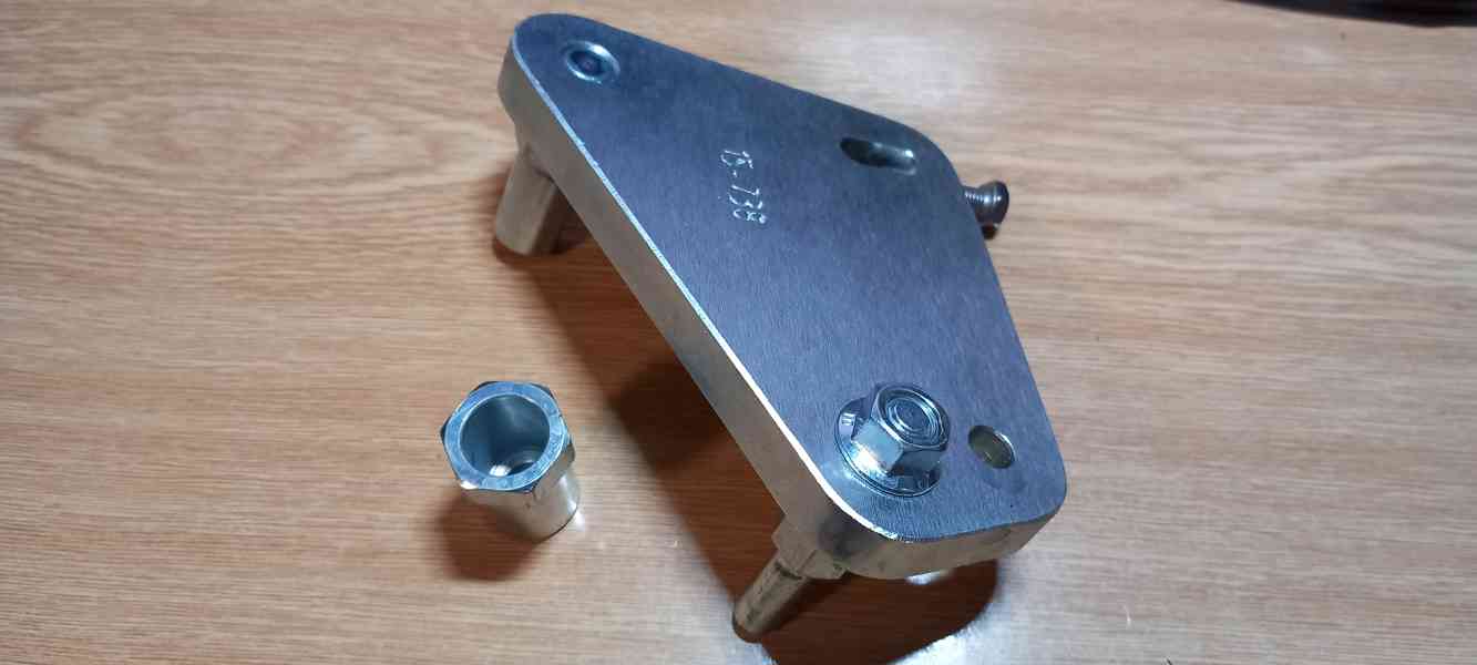 Adaptérová deska stojanu ConStands Suzuki B-King - foto 2