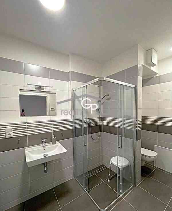 Pronájem 2+kk s bal. a park. stáním v Č. Budějovicích - foto 8