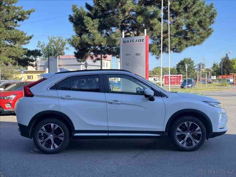 Mitsubishi Eclipse Cross 1,5   8 AT INTENSE 4WD AT - foto 3