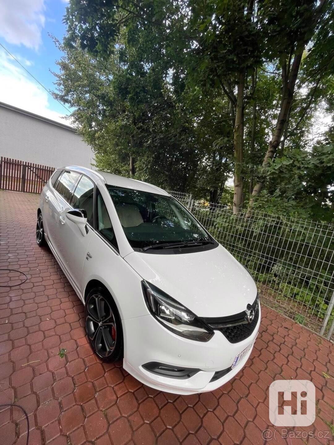 Opel Zafira 1,4   7 míst, Benzín/LPG - foto 1