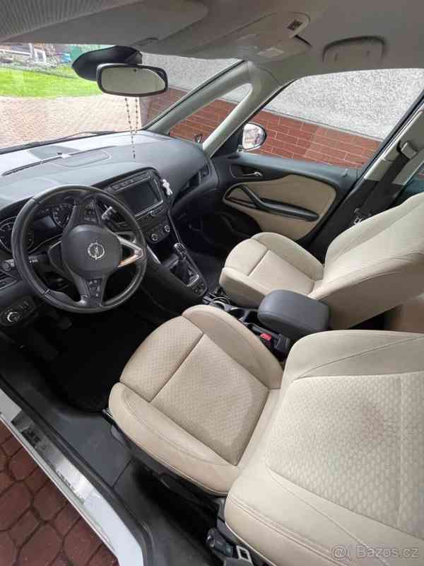Opel Zafira 1,4   7 míst, Benzín/LPG - foto 8