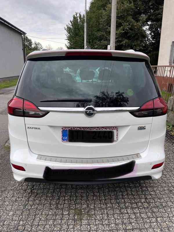 Opel Zafira 1,4   7 míst, Benzín/LPG - foto 5