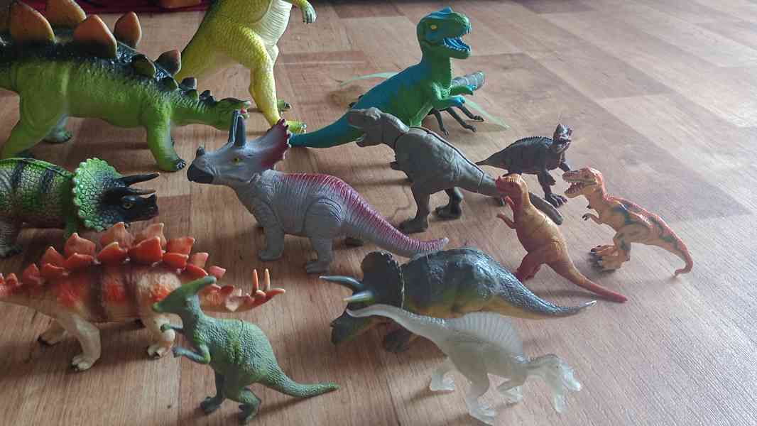 Dinosauří sbírka - figurky, knížky - foto 9