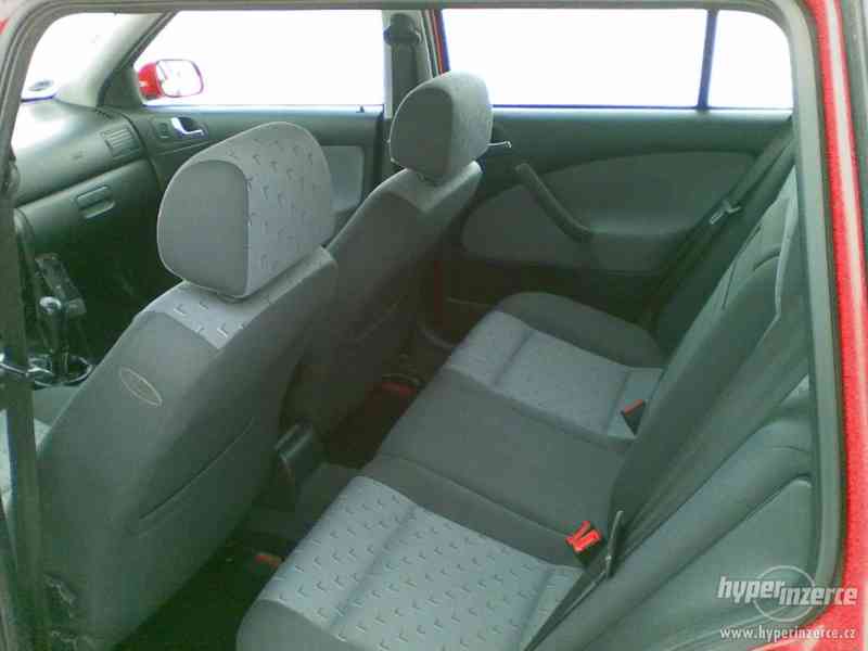 Škoda octavia combi 1.9 TDI 66kw ambiente SERVISNÍ KNÍŽKA !! - foto 12