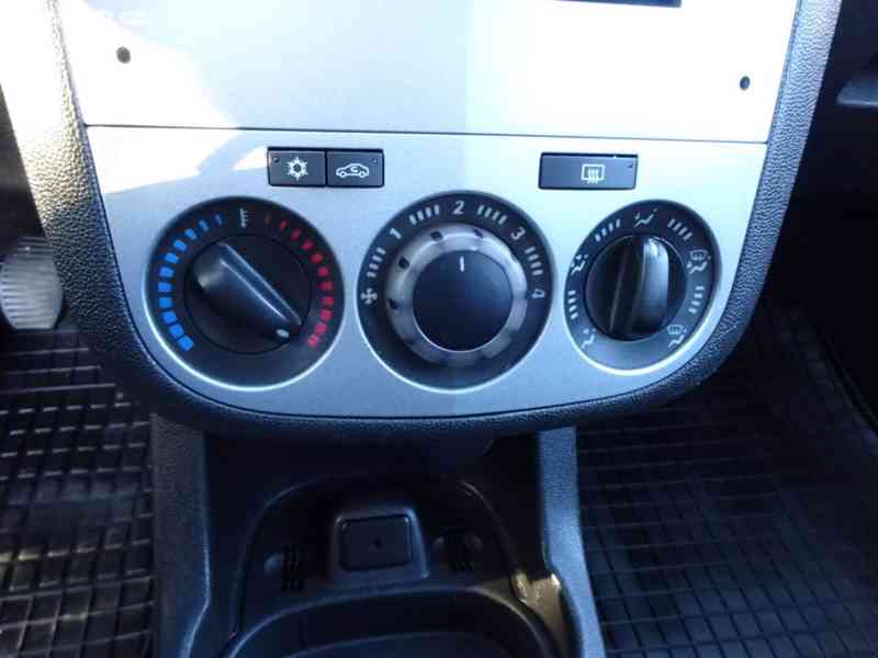 Opel Corsa 1.2i r.v.2011 (63 kw) Koupeno v ČR - foto 8