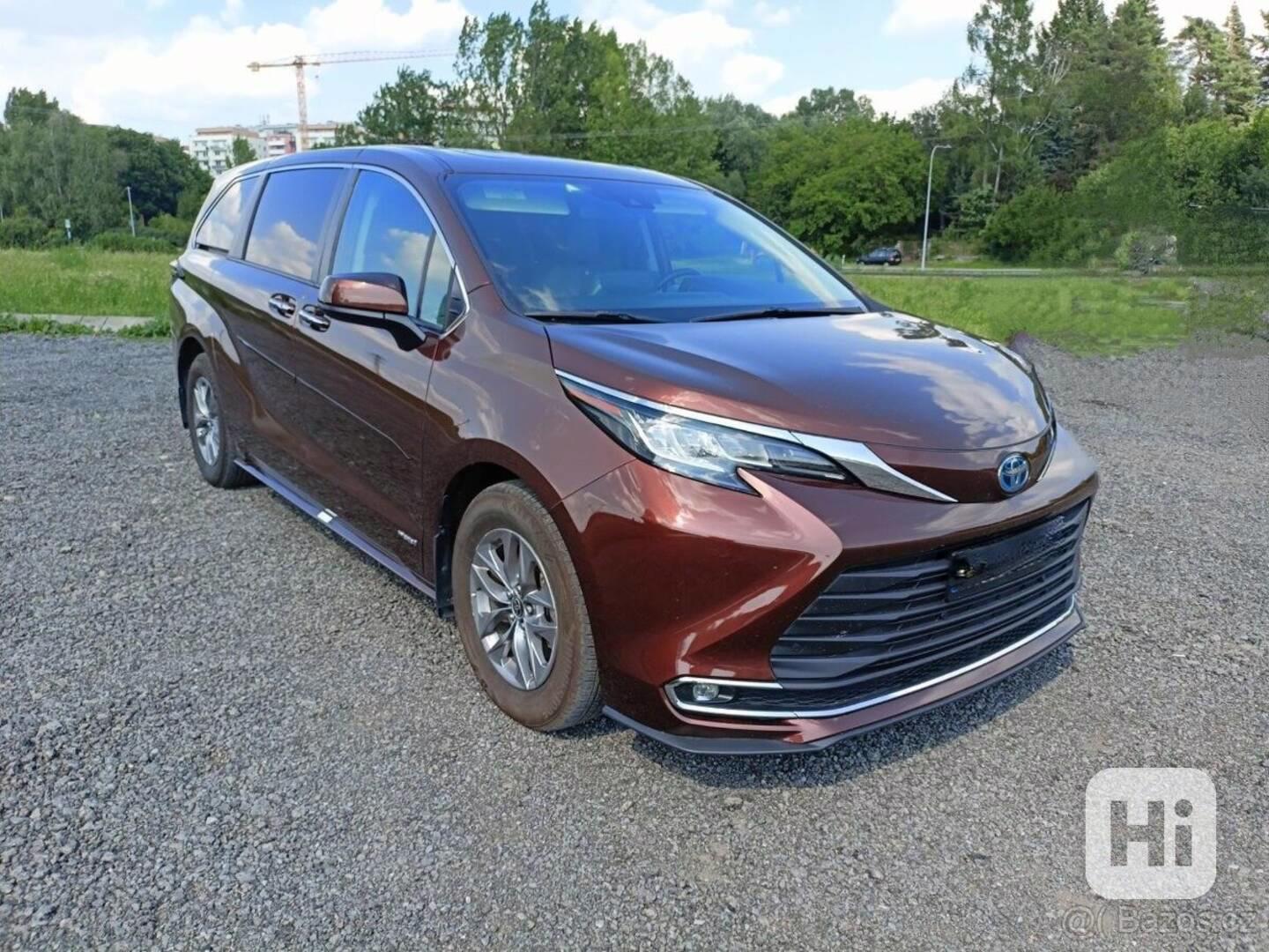 Toyota Sienna 2,5   hybrid AWD 2021 nový model - foto 1