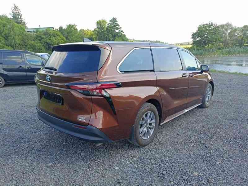 Toyota Sienna 2,5   hybrid AWD 2021 nový model - foto 9