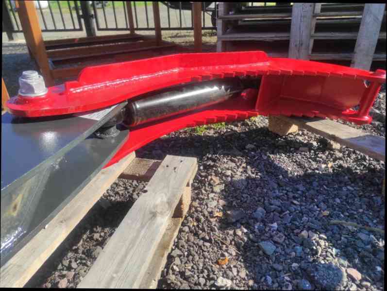 adaptéry/ příslušenství pro nakladače a minibagry - foto 2